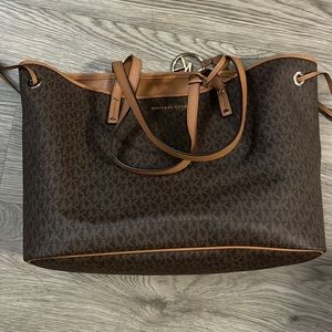 Michael Kors tote brown and tan with wrist wallet